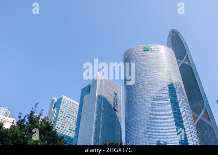 Guangzhou, Guangdong, Cina - 30 novembre 2019: Agile Group è un conglomerato integrato specializzato nello sviluppo immobiliare con una vasta presenza Foto Stock