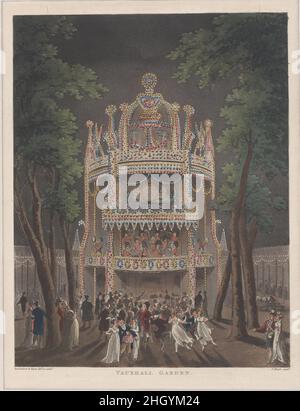 Vauxhall Garden 1809 progettato e inciso da Thomas Rowlandson nel 1785 un complesso di piacere stabilito a sud del Tamigi a Londra è stato rinnovato e rinominato Vauxhall Gardens. Passeggiate alberate sono state adornate con statue ed elementi architettonici e padiglioni offerti rinfreschi e intrattenimento. La maggior parte degli edifici erano illuminati in modo brillante e le attrazioni notturne includevano concerti e fuochi d'artificio. Qui, una banda militare suona sul balcone di un padiglione decorato, mentre le persone cenano sotto e le coppie ballano all'esterno - entro l'inizio del diciannovesimo secolo costò 3 shillings e sei pence per entrare in Vauxh Foto Stock