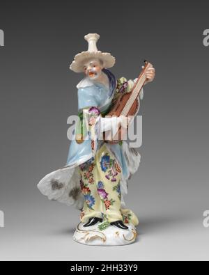 Musicista cinese 1763–74 Meissen Manufactory tedesco. Musicista cinese. Tedesco, Meissen. 1763–74. Porcellana a pasta dura. Ceramica-porcellana Foto Stock