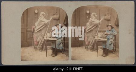 Il fantasma nello stereoscopio ca. 1856 London stereoscopic Company British fondata nel 1854, la London stereoscopic and Photographic Company fu un importante editore di schede stereografiche con due fotografie quasi identiche montate affiancate che possono essere viste attraverso un dispositivo binoculare per creare un'illusione di profondità. La produzione dell'impresa era colossale; il loro catalogo del 1858 ha elencato più di centomila punti di vista. Mentre la maggior parte di questi erano paesaggi o viste architettoniche, ci era inoltre un mercato fiorente per i tableaux storici, sentimentali, o comic, che erano spesso mano-col Foto Stock