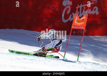 Olympia Slope, Cortina d&#39;Ampezzo, Italia, 23 gennaio 2022, Corinne Suter (sui) durante la FIS Ski World Cup 2022 - Donna Super Giant - gara di sci alpino Foto Stock