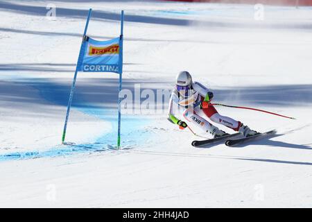 Olympia Slope, Cortina d&#39;Ampezzo, Italia, 23 gennaio 2022, Corinne Suter (sui) durante la FIS Ski World Cup 2022 - Donna Super Giant - gara di sci alpino Foto Stock