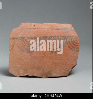 Frammento di vaso Greco Orientale/Sardis, Lidiano. Frammento di vaso 252704 Greco Orientale/Sardis, Lidiano, frammento di vaso, Terracotta, totale: 4 13/16 x 3 3/4in. (12,2 x 9,6cm). Il Metropolitan Museum of Art, New York. Dono della Società americana per l'Escavazione di Sardis, 1926 (26.199.136) Foto Stock