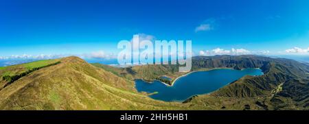 Lago Lagoa do Fogo da Miradouro do Pico da Barrosa a Sao Miguel Island, Azzorre, Portogallo Foto Stock