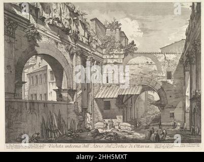 Vista interna dell'atrio del Portico di Ottavia, in: 'Vedute di Roma' 1760 Giovanni Battista Piranesi Italian questa veduta colloca lo spettatore all'interno della sezione meglio conservata del complesso di colonnati originariamente costruiti in epoca repubblicana e successivamente restaurati dall'imperatore Augusto, che dedicò il portico alla sorella Octavia. Anche se il nome sopravvive al restauro augusteo, resti visibili come le eleganti colonne corinzie e la forma del frontone, orlata da accrezioni medievali, risalgono ad un re successivo Foto Stock