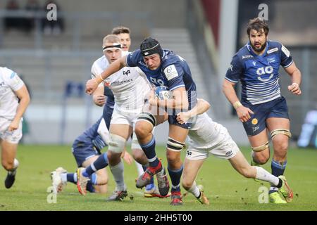 MANCHESTER, REGNO UNITO. JAN 23rd JP du Preez of sale Sharks Charges durante la partita di Coppa dei campioni europei tra sale Sharks e Ospreys all'AJ Bell Stadium, Eccles domenica 23rd gennaio 2022. (Credit: Pat Scaasi | MI News) Credit: MI News & Sport /Alamy Live News Foto Stock