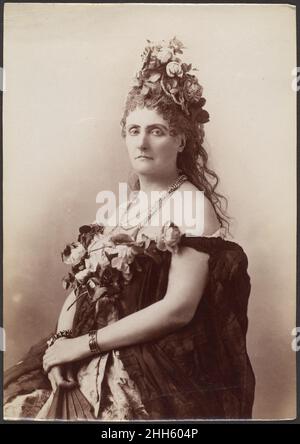 [Contessa de Castiglione, da Série des Roses] 1895 Pierre-Louis Pierson Francese. [Contessa de Castiglione, da Série des Roses]. Pierre-Louis Pierson (francese, 1822–1913). 1895. Stampa argento albume da vetro negativo. Fotografie Foto Stock