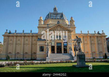 Zagabria, Croazia, Repubblica Hrvatska, Europa. Zagabria. Padiglione d'arte (Umjetticki Paviljon). Fondata nel 1898, è la più antica galleria del sud-est europeo. Foto Stock