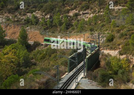 Vista della ferrovia a cremagliera da Monistrol de Montserrat a Santa Maria de Montserrat Abbazia, Catalogna, Spagna, Europa Foto Stock