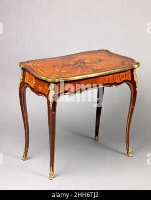 Tabella di scrittura ca. 1760–70 Christophe Wolff Francese. Tabella di scrittura. Christophe Wolff (francese, 1720–1795). Francese, Parigi. CA. 1760–70. Rovere impiallacciato con tulipwood, mogano e palissandro, con marchesia di legno satinato parzialmente ombreggiato, in parte colorato, ombreggiato, inciso acero e barbacca, e legno ebonizzato; gilt-bronze montaggi.. Mobili in legno Foto Stock