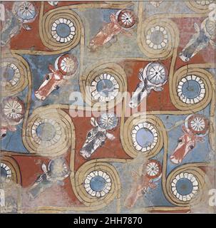 Soffitto dipinto dal palazzo di Amenhotep III ca. 1390–1353 a.C. nuovo Regno gli edifici importanti del complesso del palazzo di Amenhotep III a Malqata sono stati abbelliti con dipinti a pavimento, a parete e a soffitto. Questa parte parzialmente restaurata di un dipinto a soffitto è stata scoperta distesa in una stanza adiacente alla camera da letto del re. Il motivo consiste in un modello ripetitivo di spirali running riempite di rosette alternate a bucrania (teschi di bue). Simili motivi di soffitto, sia dipinti e modellati in gesso, sono stati scavati in siti egei di un po 'precedente period.Other oggetti ex Foto Stock