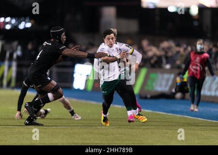 LONDRA, REGNO UNITO. JAN 23rd ben Loader of London Irish corre con la palla durante la partita della European Rugby Challenge Cup tra Saracens e London Irish all'Allianz Park di Londra domenica 23rd gennaio 2022. (Credit: Juan Gasparini | MI News) Credit: MI News & Sport /Alamy Live News Foto Stock
