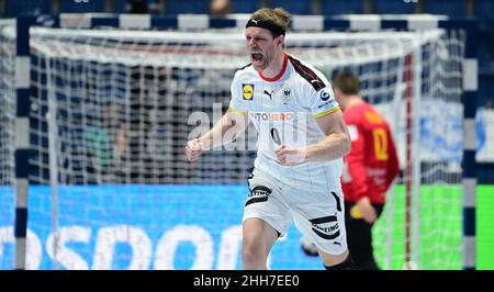 Bratislava, Slovacchia. 23rd Jan 2022. Pallamano, Campionato europeo, turno principale, Gruppo 2, giorno 3, Germania - Svezia: Tobias Reichmann celebra la Germania. Credit: Marijan Murat/dpa/Alamy Live News Foto Stock