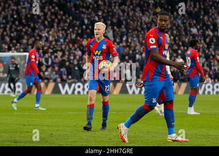 Londra, Regno Unito. 23rd Jan 2022. Sono arrabbiato Will Hughes of Crystal Palace durante la partita della Premier League tra Crystal Palace e Liverpool a Selhurst Park, Londra, Inghilterra, il 23 gennaio 2022. Foto di Carlton Myrie. Solo per uso editoriale, licenza richiesta per uso commerciale. Nessun utilizzo nelle scommesse, nei giochi o nelle pubblicazioni di un singolo club/campionato/giocatore. Credit: UK Sports Pics Ltd/Alamy Live News Foto Stock