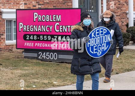 Southfield, Michigan - gli attivisti per i diritti di aborto picchiano il problema del centro di gravidanza, che hanno detto era una 'clinica phony' con un agend anti-aborto Foto Stock