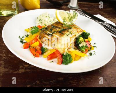 Sander di filetto con verdure - Pikeperch Foto Stock