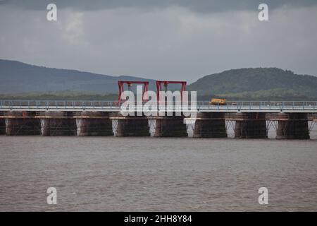 Lavori in corso per la ristrutturazione del viadotto di Arnside, compresa la rifacitura, maggio 2011 Foto Stock