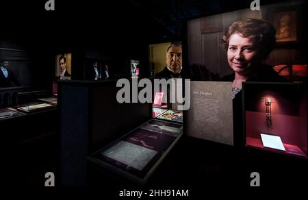 23 gennaio 2022 - Sandy Springs, Georgia, USA - "Downton Abbey, The Exhibition", al Perimeter Pointe, offre uno sguardo interattivo ed educativo alla serie televisiva di successo in tutto il mondo, come raccontato attraverso le ricreazione, i costumi, gli specchi magici, le proiezioni immersive e altre tecnologie all'avanguardia. La mostra dell'area di Atlanta continua fino al 28 aprile 2022.(Credit Image: © Brian Cahn/ZUMA Press Wire) Foto Stock