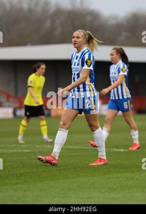 Crawley, Regno Unito. 23rd Jan 2022. Broadfield Stadium, Crawley, UK, Finlandese internazionale Emma Koivisto (2, BRI) durante una partita WSL il 23 gennaio 2022 tra Brighton & Hove Albion W.F.C e Chelsea Women al Broadfield Stadium, Crawley, UK Bettina Weissensteiner/SPP credito: SPP Sport Press Foto. /Alamy Live News Foto Stock