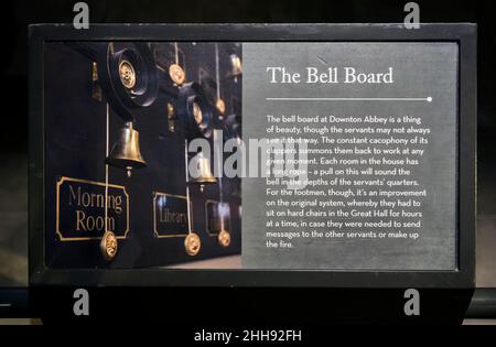 23 gennaio 2022 - Sandy Springs, Georgia, USA - "Downton Abbey, The Exhibition", al Perimeter Pointe, offre uno sguardo interattivo ed educativo alla serie televisiva di successo in tutto il mondo, come raccontato attraverso le ricreazione, i costumi, gli specchi magici, le proiezioni immersive e altre tecnologie all'avanguardia. La mostra dell'area di Atlanta continua fino al 28 aprile 2022.(Credit Image: © Brian Cahn/ZUMA Press Wire) Foto Stock