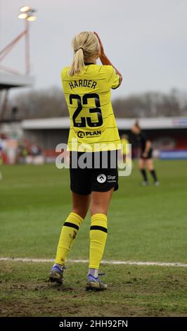 Crawley, Regno Unito. 23rd Jan 2022. Broadfield Stadium, Crawley, UK, a deluso Pernille Harder (23, che) dopo un'altra occasione mancata durante una partita WSL il 23 gennaio 2022 tra Brighton & Hove Albion W.F.C e Chelsea Women al Broadfield Stadium, Crawley, UK Bettina Weissensteiner/SPP credito: SPP Sport Press Foto. /Alamy Live News Foto Stock