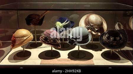 23 gennaio 2022 - Sandy Springs, Georgia, USA - "Downton Abbey, The Exhibition", al Perimeter Pointe, offre uno sguardo interattivo ed educativo alla serie televisiva di successo in tutto il mondo, come raccontato attraverso le ricreazione, i costumi, gli specchi magici, le proiezioni immersive e altre tecnologie all'avanguardia. La mostra dell'area di Atlanta continua fino al 28 aprile 2022.(Credit Image: © Brian Cahn/ZUMA Press Wire) Foto Stock