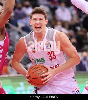 Bonn, Germania. 23rd Jan 2022. Basket Bundesliga, Matchday 18, BBL, Telekom cestini Bonn vs Brose Bamberg, Patrick Heckmann (Bamberga) controlla la palla. Credit: Juergen Schwarz/Alamy Live News Foto Stock