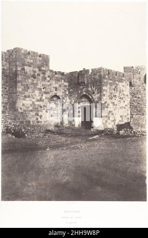 Jérusalem, Porte de Jaffa, Vue générale 1854 Auguste Salzmann Francese. Jérusalem, Porte de Jaffa, Vue générale. Auguste Salzmann (francese, 1824–1872). 1854. Stampa su carta salata da negativo. Fotografie Foto Stock