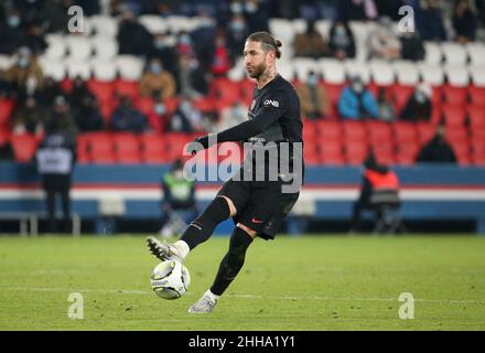 Parigi, Francia. 23rd Jan 2022. Sergio Ramos del PSG durante il campionato francese Ligue 1 partita di calcio tra Parigi Saint-Germain e Stade de Reims il 23 gennaio 2022 allo stadio Parc des Princes di Parigi, Francia - Foto Jean Catuffe / DPPI Credit: DPPI Media/Alamy Live News Foto Stock