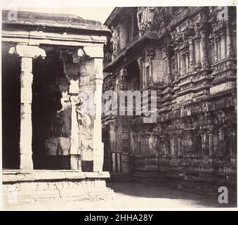 La facciata interna della porta del Gopuram Est Gennaio–Marzo 1858 Linnaeus trippa britannica. La facciata interna della porta del Gopuram orientale 287274 Foto Stock