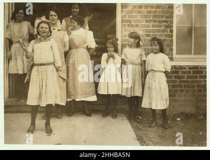 Alcuni campioni (non tutti) dei bambini nella 'Kindergarten Factory' gestita dall'High Point e Piedmont calzetteria Mills, High Point, N.C. Ogni bambino in queste foto ha funzionato; le ho viste al lavoro Foto Stock