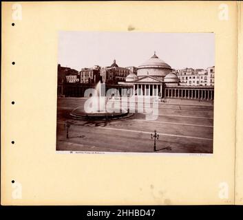 Sommer, Giorgio (1834-1914) - n. 1111 - Napoli, Piazza del Plebiscito. Foto Stock