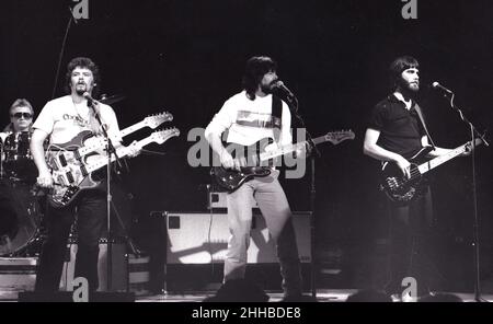 GENNAIO 01: Paese Gruppo Alabama L/R: Jeff Cook, Randy Owen, Mark Herndon e Teddy Gentry eseguire nel 1986 credito: Ron Wolfson / Rock negatives / MediaPunch Foto Stock