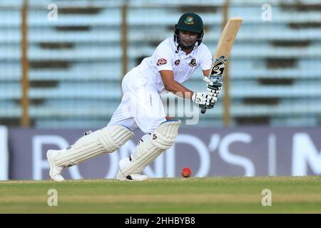 Chittagong, Bangladesh. 06th Set 2019. Il cricketer del Bangladesh Shakib al Hasan è in azione durante la partita di prova del cricket uno-off tra Afghanistan e Bangladesh allo stadio Zohur Ahmed Chowdhury di Chittagong. Afghanistan vinto da 224 corse (Foto di MD Manik/SOPA Images/Sipa USA) credito: Sipa USA/Alamy Live News Foto Stock
