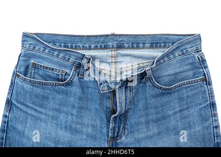 Parte superiore di jeans blu usati con cerniera e tasche isolate su bianco Foto Stock