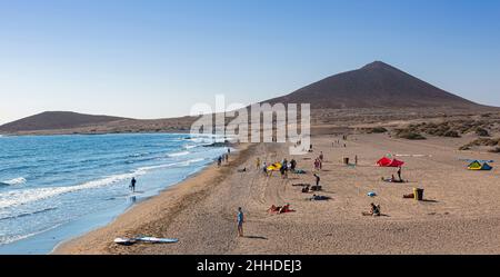 El Medano Kitesurf spiaggia nella costa sud di Tenerife, Isole Canarie, Spain.Travel o concetto di vacanza. Foto Stock