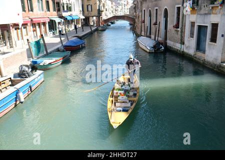 Una visione generale di Venezia dopo che il governo ha imposto un blocco virtuale sul nord Italia. Venezia, Italia Marzo 22 2020. (MVS) Foto Stock