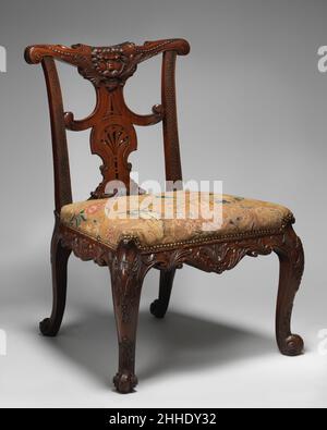 Sedia laterale (una di una coppia) ca. 1735–40 britannico. Sedia laterale (una di una coppia). Inglese. CA. 1735–40. Mogano. Mobili in legno Foto Stock