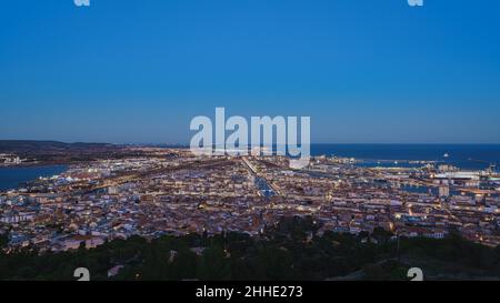 Tramonto paesaggi panoramici della città di Sète, Hérault, Occitania, Francia Foto Stock