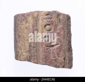 Frammento con la cartouche di Akhenaten ca. 1353–1336 a.C. nuovo Regno, periodo Amarna. Frammento con la cartouche di Akhenaten 567657 Foto Stock