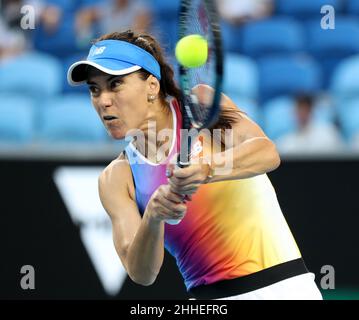 Melbourne, Australia. 24th Jan 2022. Sorana Cirstea nel quarto round di azione Australian Open Tennis 2022 Melbourne Park, Australia Day 8 Lunedì 24 Gennaio 2022 FOTO DI KARL WINTER Credit: Roger Parker/Alamy Live News Foto Stock