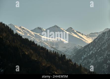 Montagne del Kaskar, stagione invernale nella vetta della montagna del Kaskar. Foto Stock