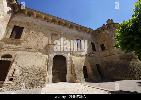 Esterno dello storico castello di Serracapriola, in provincia di Foggia, Puglia, Italia Foto Stock