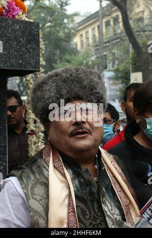 Kolkata, India. 23rd Jan 2022. Madan Mitra MLA e Trinamool Congress Senior leader durante il programma di rendere omaggio a Netaji Subash Chandra Bose per il suo anniversario di nascita 125th a Netaji Bhawan a Kolkata. (Foto di Dipa Chakraborty/Pacific Press) Credit: Pacific Press Media Production Corp./Alamy Live News Foto Stock