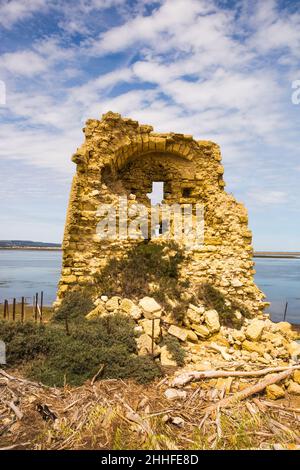 Torre di 'la Vielle-Nouvelle' nella Riserva Naturale Regionale di Saint Lucie, Port-la-Nouvelle, Francia Foto Stock