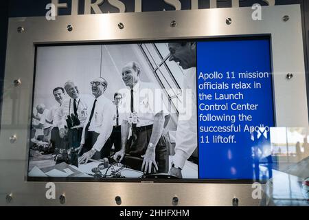 Cape Canaveral, Florida, Stati Uniti d'America - DICEMBRE, 2018: Bella immagine degli ufficiali Apollo 11 nel centro di controllo del lancio a Kennedy S. Foto Stock