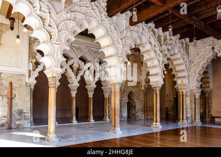 Le sale del nord Moorish-Taifa, Palazzo Aljaferia, Saragozza, Aragona, Spagna, Europa Foto Stock