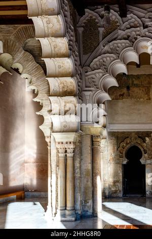 Le sale del nord Moorish-Taifa, Palazzo Aljaferia, Saragozza, Aragona, Spagna, Europa Foto Stock