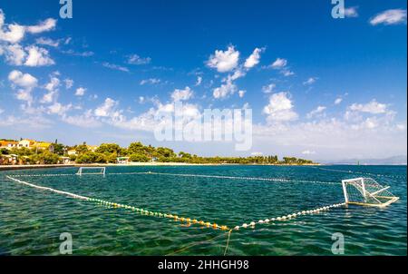 parco giochi per pallanuoto in mare Foto Stock