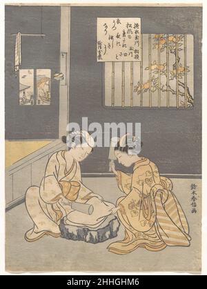 Tessuto fulling al fiume Jewel (Kinuta no Tamagawa) ca. 1768 Suzuki Harunobu giapponese una di una serie di scene di Mutamagawa (sei fiumi Gioielli), questa stampa illustra due donne, probabilmente una madre e una figlia, che battono un panno sotto una candela appesa sulla colonna in una stanza di terra-pavimento. Il fulling di stoffa significa una tranquilla serata autunnale. Visto attraverso una finestra di bambù è un albero con i persimmons, un altro motivo autunnale. Un singolo asciugamano appeso su un bastone approfondisce l'atmosfera familiare ma solitaria. Due piccole stampe sulla parete illustrano fuochi d'artificio vicino ad un ponte sul fiume Sumida in Edo in summ Foto Stock